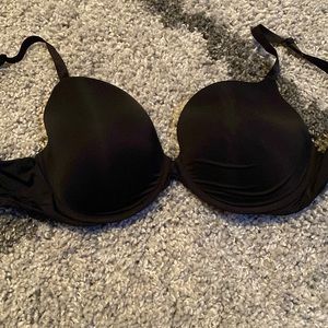 Victorias Secret t shirt push up bra